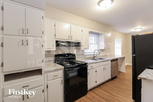Foto del edificio - 558 Bruce Way SW
