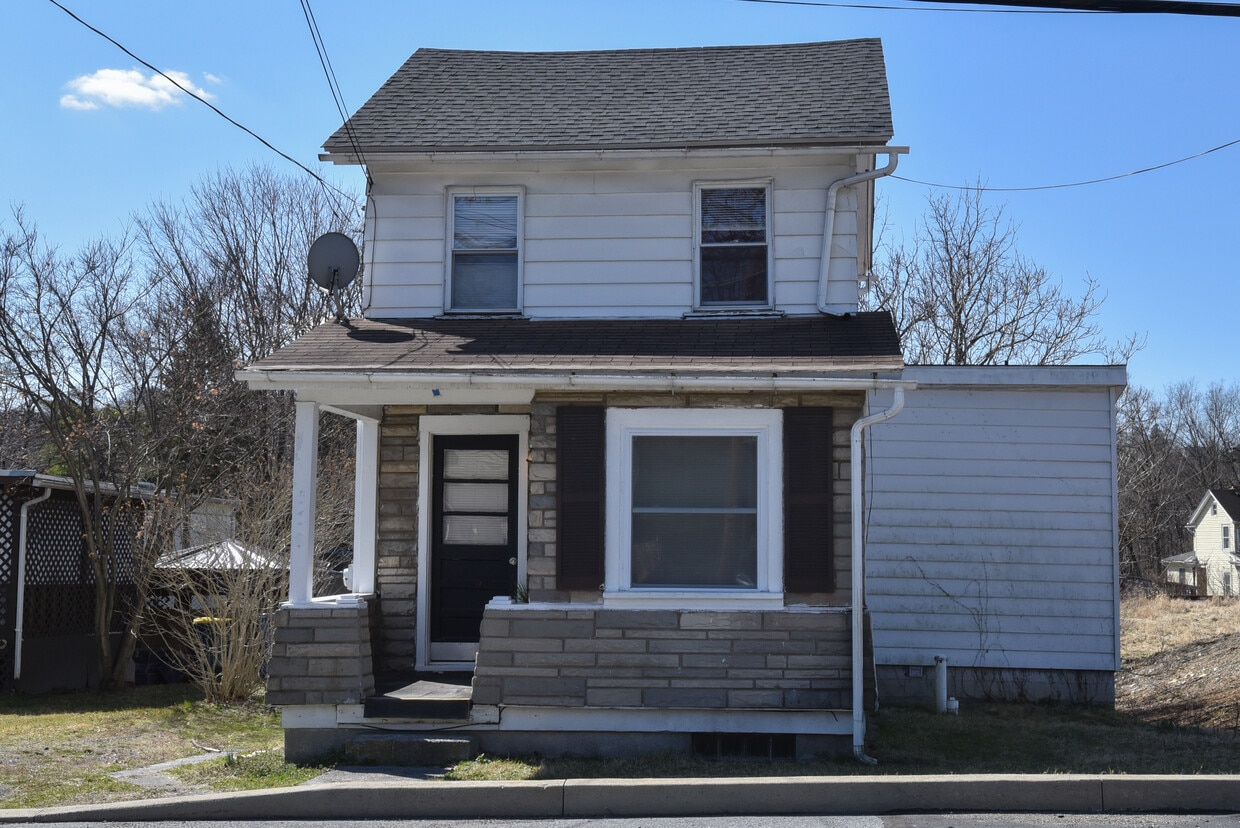 518 Washington St, Walnutport, PA 18088 House Rental in Walnutport