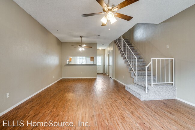 Building Photo - 2 br, 1.5 bath House - 222 Samuel Blvd 5L