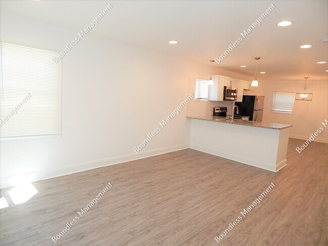 Foto del edificio - 395 Westchester Blvd NW