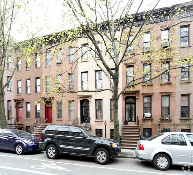 Building Photo - 388 Sackett St