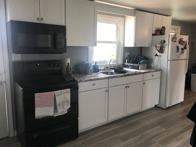 Eat in Kitchen - 303 N East St
