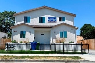 Building Photo - 1417 W 81st St