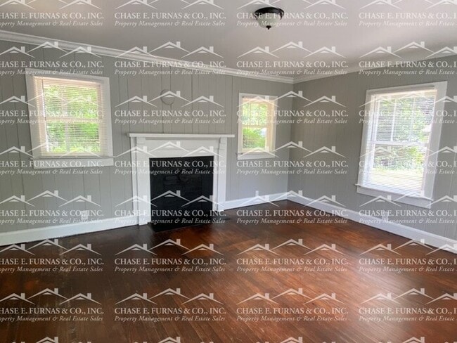 Building Photo - 425 Spruce St