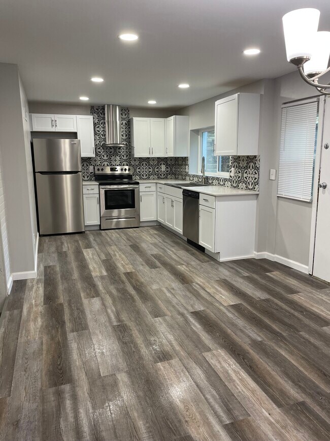 Kitchen w/Stainless Steel Appliances - 9517 Holy Cross Rd