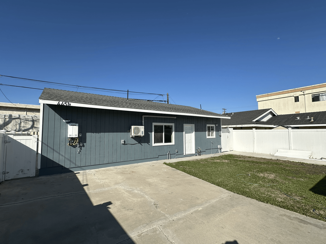 Foto principal - 4451 W 133rd St