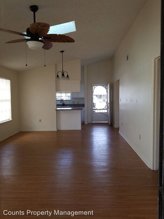 Primary Photo - 2 br, 2 bath House - 5105 B Beach Dr.