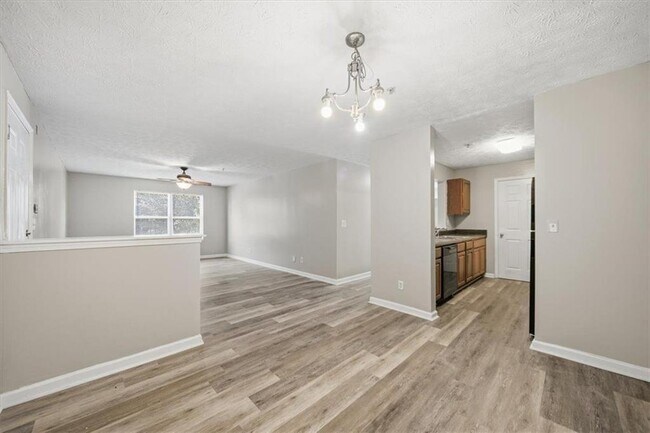 Building Photo - 8201 Fairington Ridge Cir