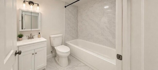 Foto del edificio - 121 Bostwick Ave