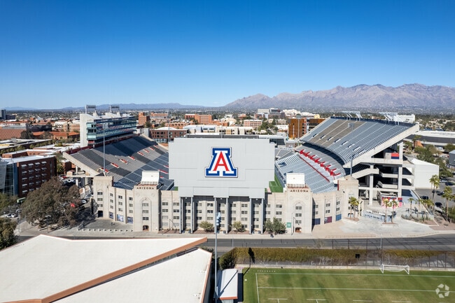 The University of Arizona is a few minutes away from Broadmoor-Broadway.