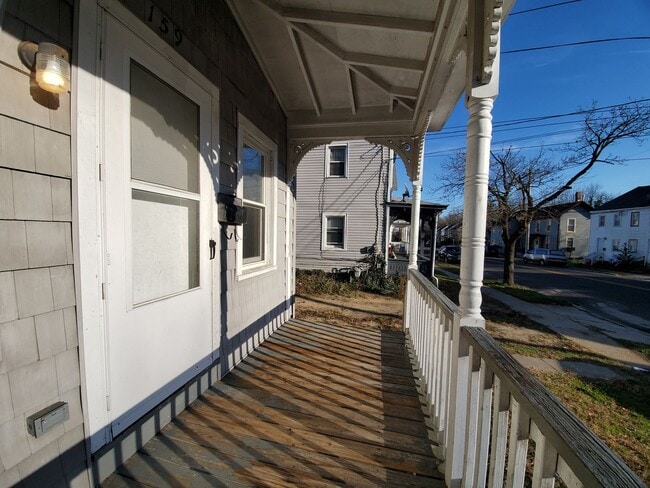 Building Photo - Spacious 3 Bedroom Detached home FOR RENT ...