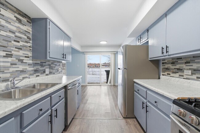 Foto del edificio - 7526 Bristol Ln