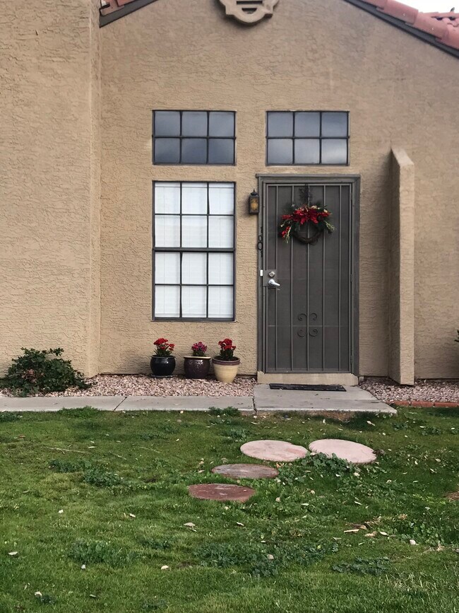 Front - 5704 E Aire Libre Ave Apartment