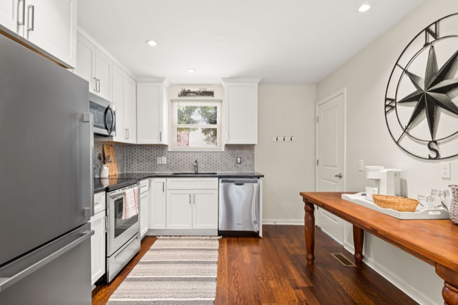 Photo - 633 Debbie Dr House