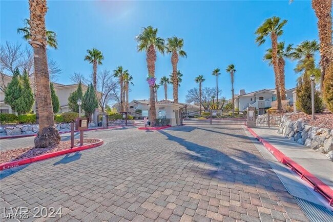 Foto del edificio - 1311 Red Gable Ln