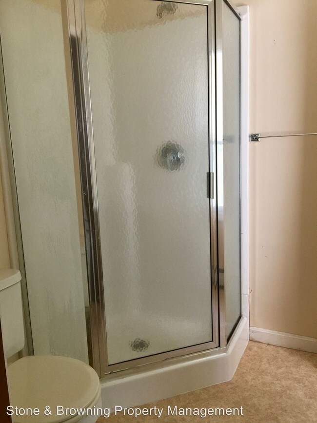 Building Photo - 17 Plain St