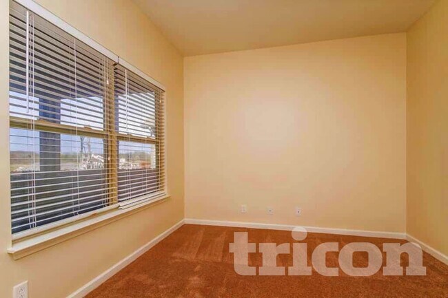 Foto del edificio - 1712 Colyn Avenue