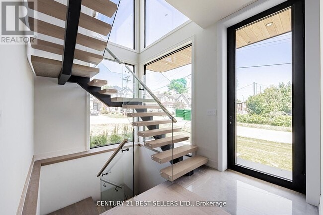 Photo du bâtiment - 739 Ebony Ave