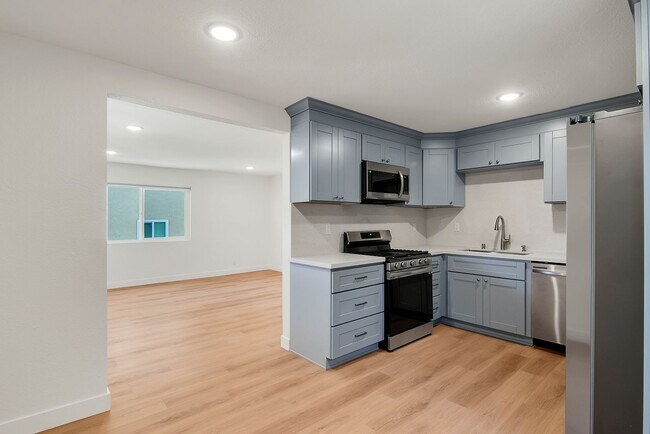 Building Photo - Malaga-GJA