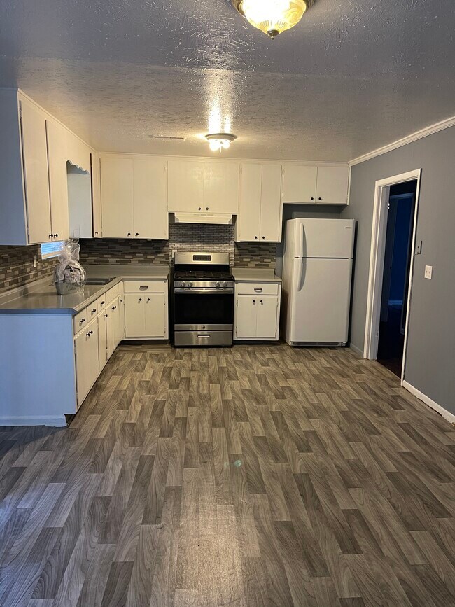 Kitchen - 1907 Colvert St