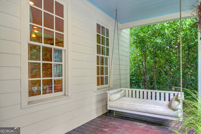 Foto del edificio - 9043 Selborne Ln