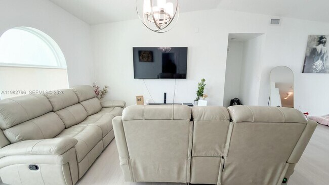 Foto del edificio - 17228 NW 72nd Ct