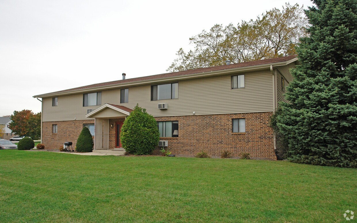 Building Photo - 3240 Packer Dr