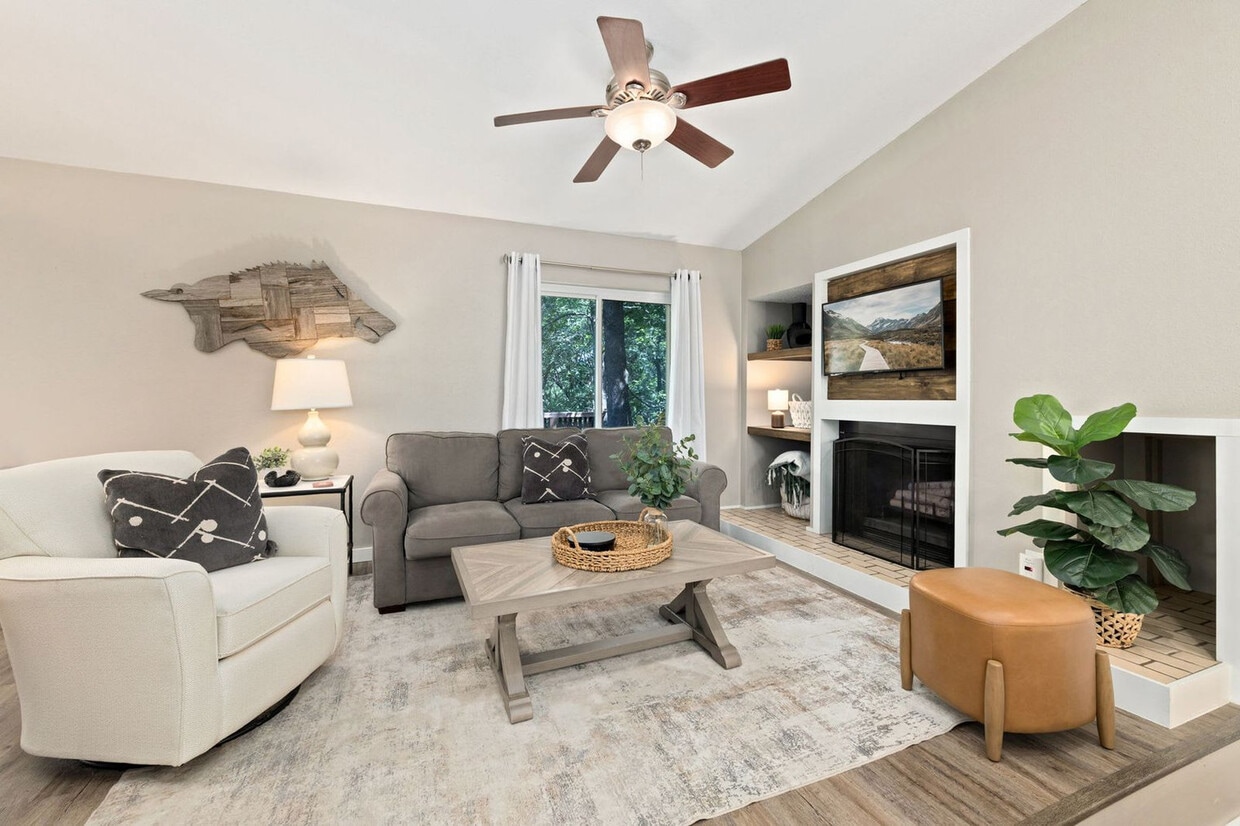 Foto principal - 931 N Lewis Ave