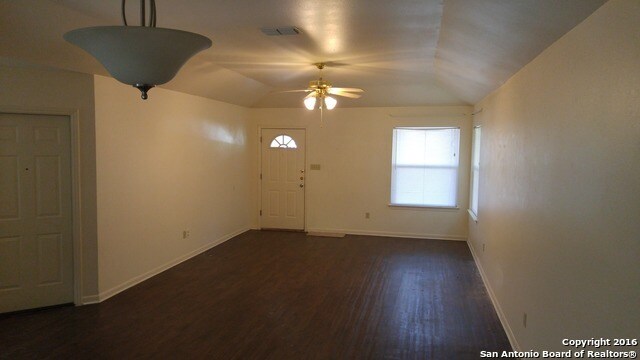 Building Photo - 123 Oak Grove Dr