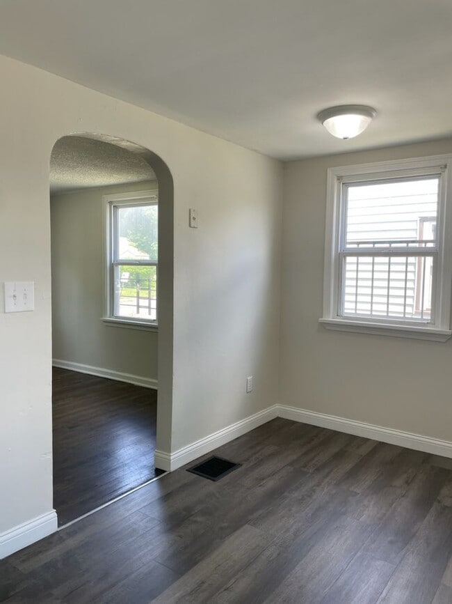 Foto del edificio - Bright & Inviting 2-Bedroom Home with Larg...