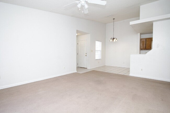 Foto del edificio - Inviting 2-Bedroom Home in West Pensacola ...