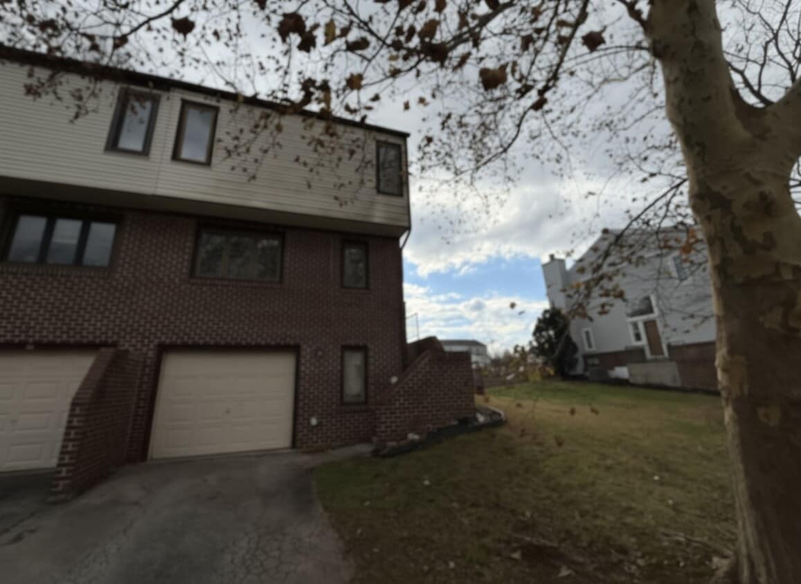 Primary Photo - 110 Hamlet Dr