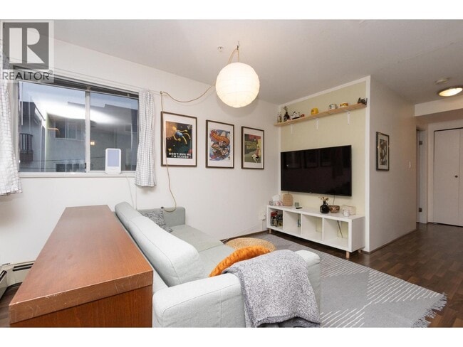 Building Photo - 33 N Templeton Dr