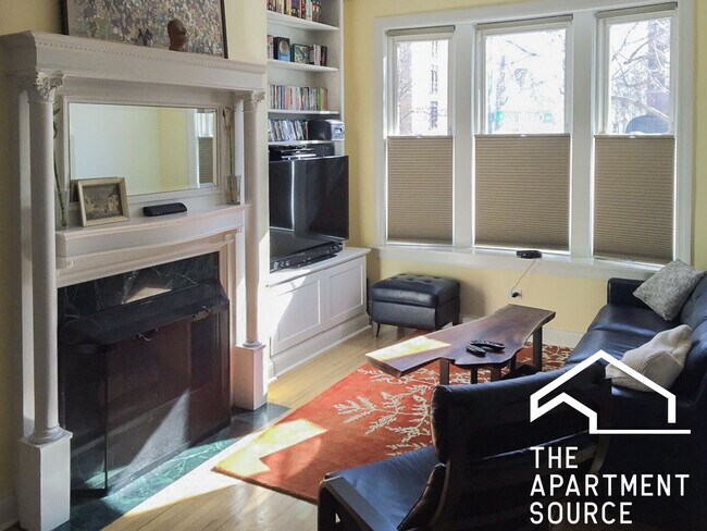 Foto del edificio - 3856 N Southport Ave