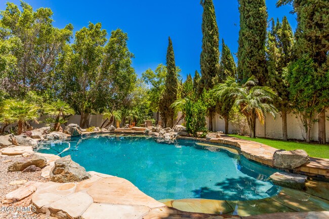 Foto del edificio - 3515 E Suncrest Ct