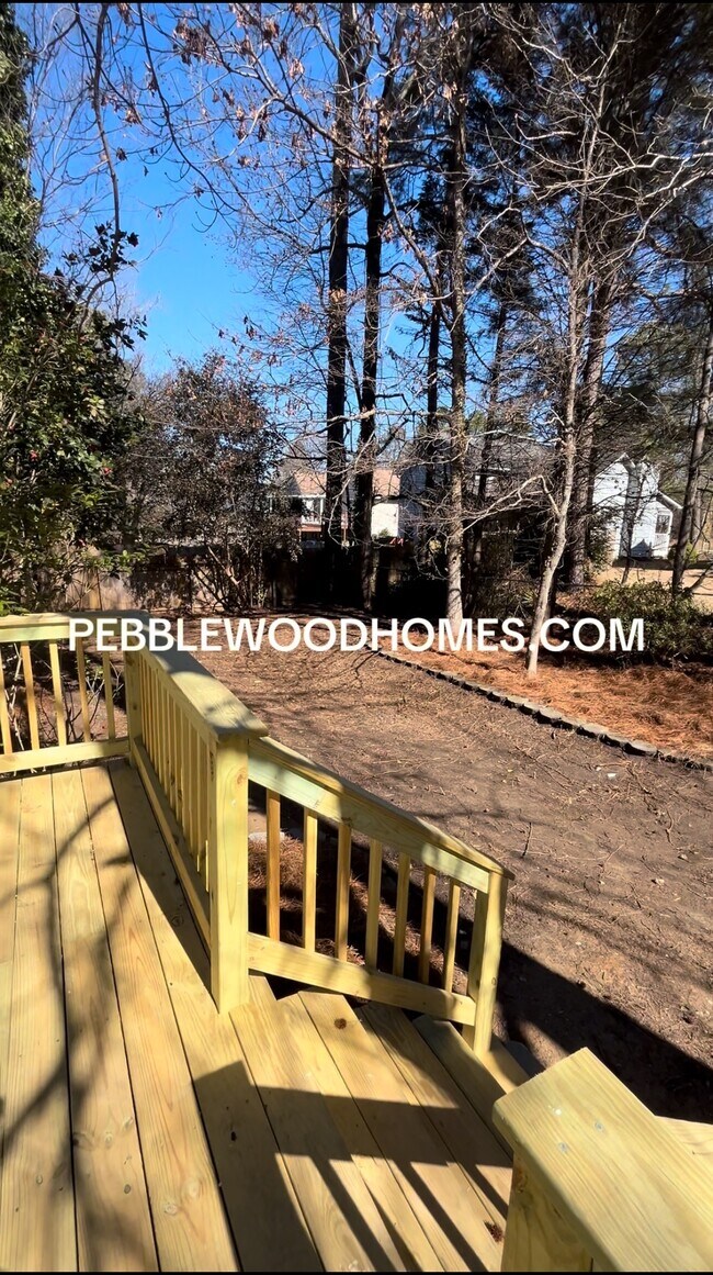Building Photo - 2599 Candler Way SW