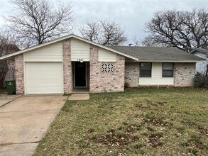 Building Photo - 1841 S Perry Rd