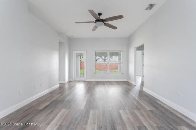 Building Photo - 2410 Bridgeport Cir