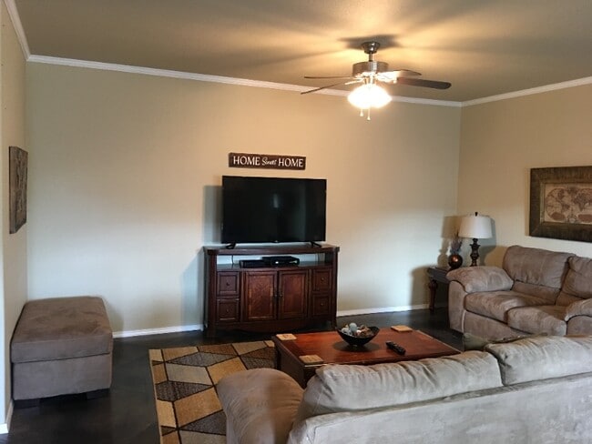 Building Photo - 6010 Nancy Ellen St