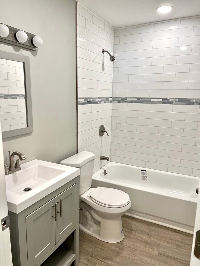 Foto del edificio - 3BD/1BA Home In Crown Point