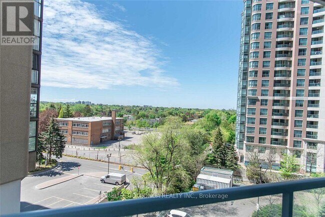 Photo du bâtiment - 5500 Yonge St