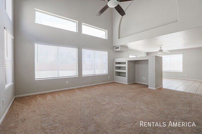 Foto del edificio - 7441 W Fleetwood Ln