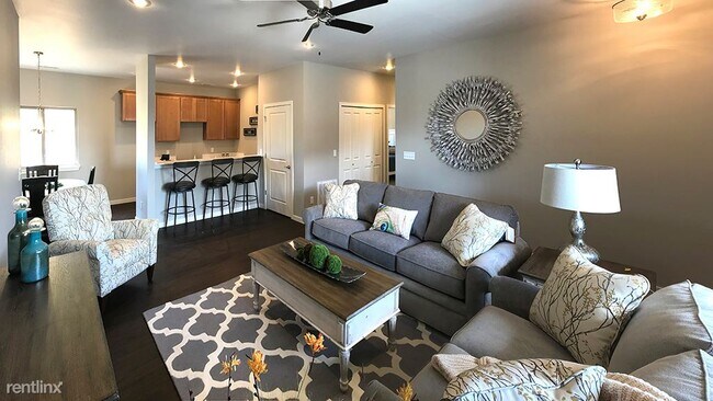 Building Photo - 2 br, 2 bath Townhome - 123 Vista View Dr