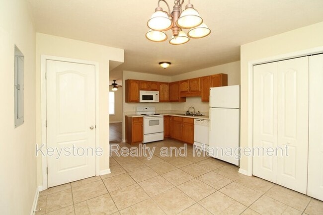 Building Photo - 2300-3 Raleigh Ct