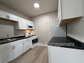 Building Photo - 877 N 26th St