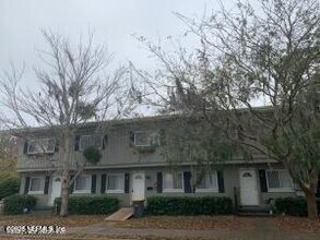 Building Photo - 3044 Walton St