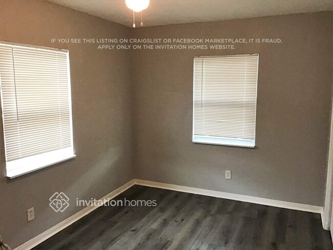 Building Photo - 4059 28th Ave N