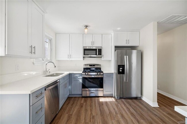 Building Photo - 2109 N Dymond St