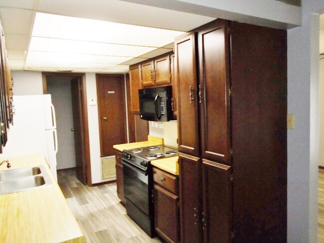 Building Photo - 200 Lodge Dr