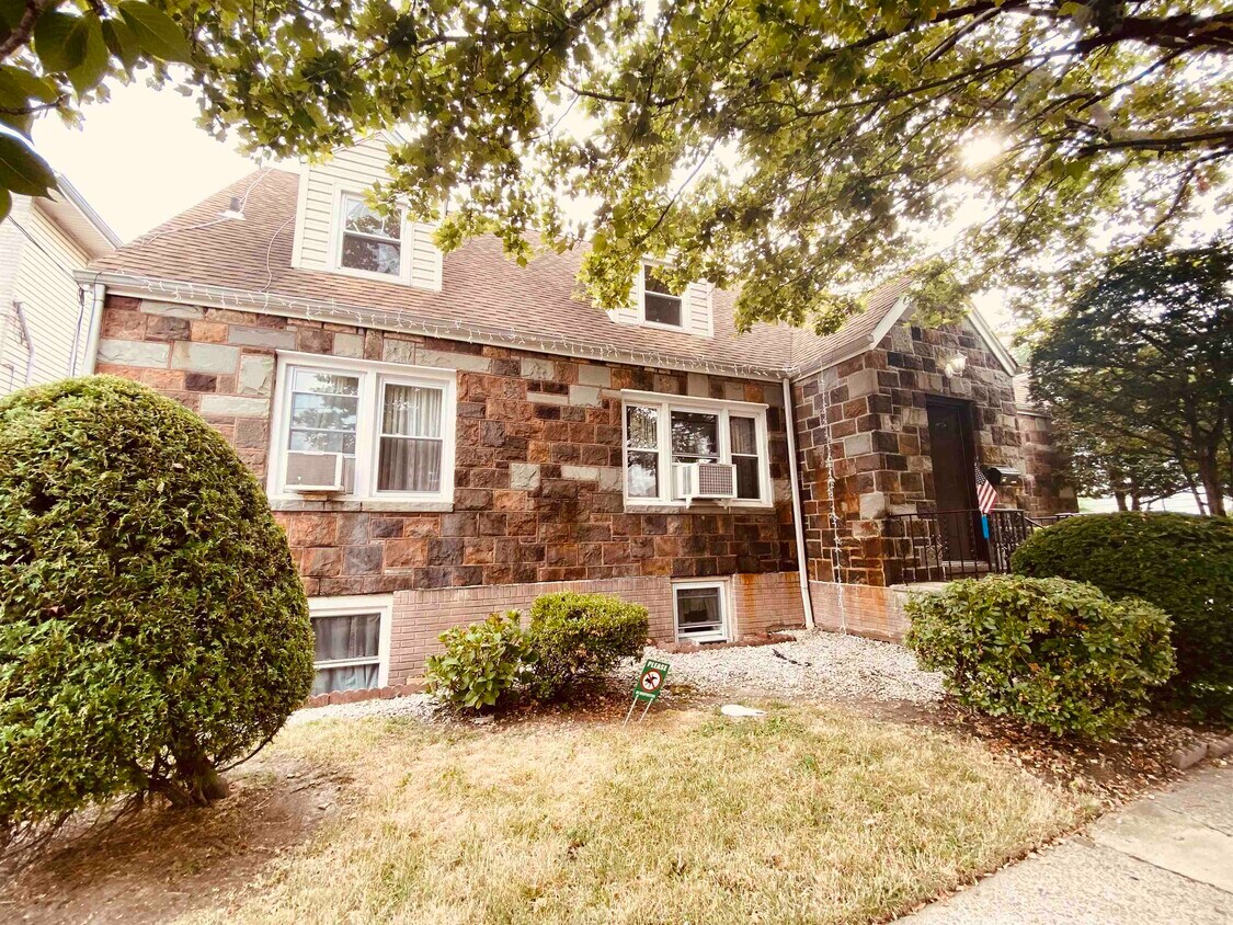 Primary Photo - 416 Sherman Pl